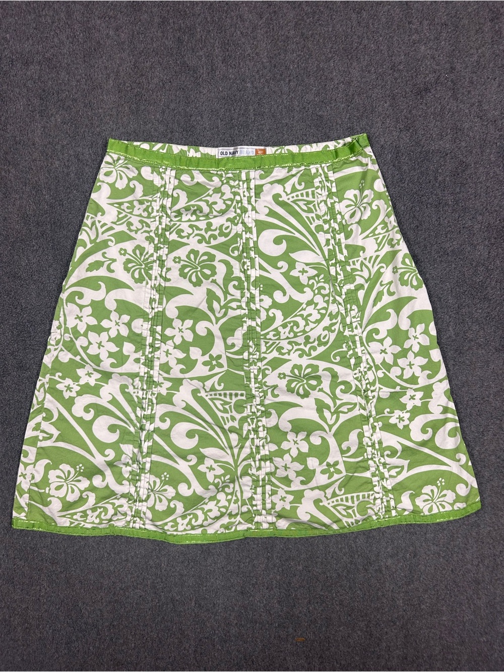 Vintage Y2K Old Navy Green and White Tropical A-Line Skirt